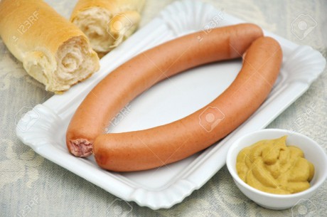18969191-Vienna-sausages-with-mustard-and-bread-Stock-Photo
